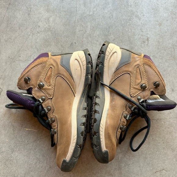 Columbia Hiking Boots - Picture 6 of 6